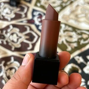 Huda beauty lipstick in Game night